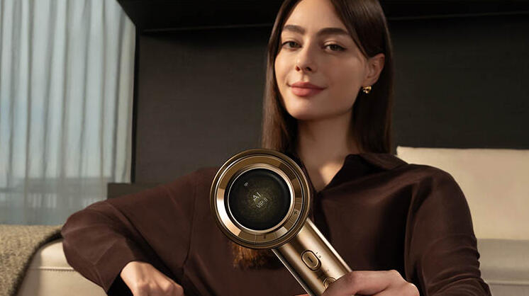 Použití fénu Dreame Pilot Smart AI při stylingu vlasů