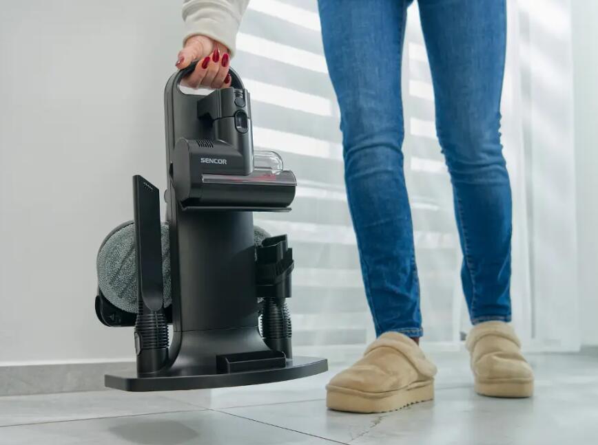 HEPA filtrace, UV-C a automatická čisticí a nabíjecí stanice Sencor