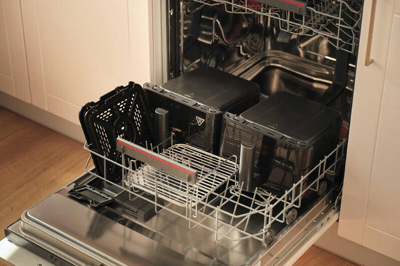 Sencor SFR 1260BK DUAL STACK s dotykovým ovládáním a průhledovými okénky